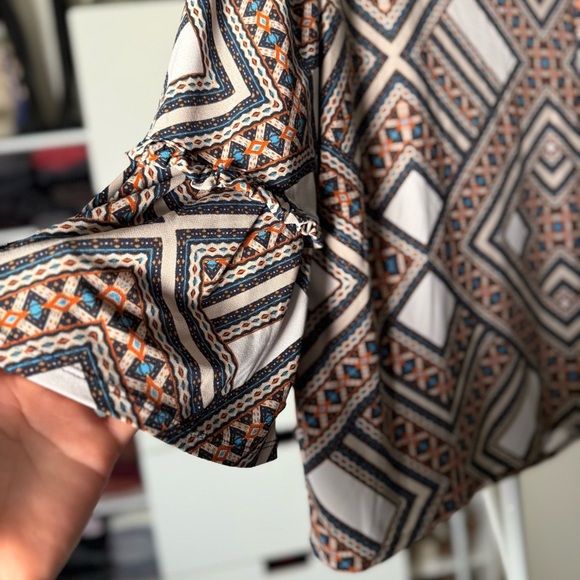 Chico's Brown and Black Graphic Ruffled 3/4 Sleeve Blouse Women’s Plus Size 3 - Picture 2 of 6